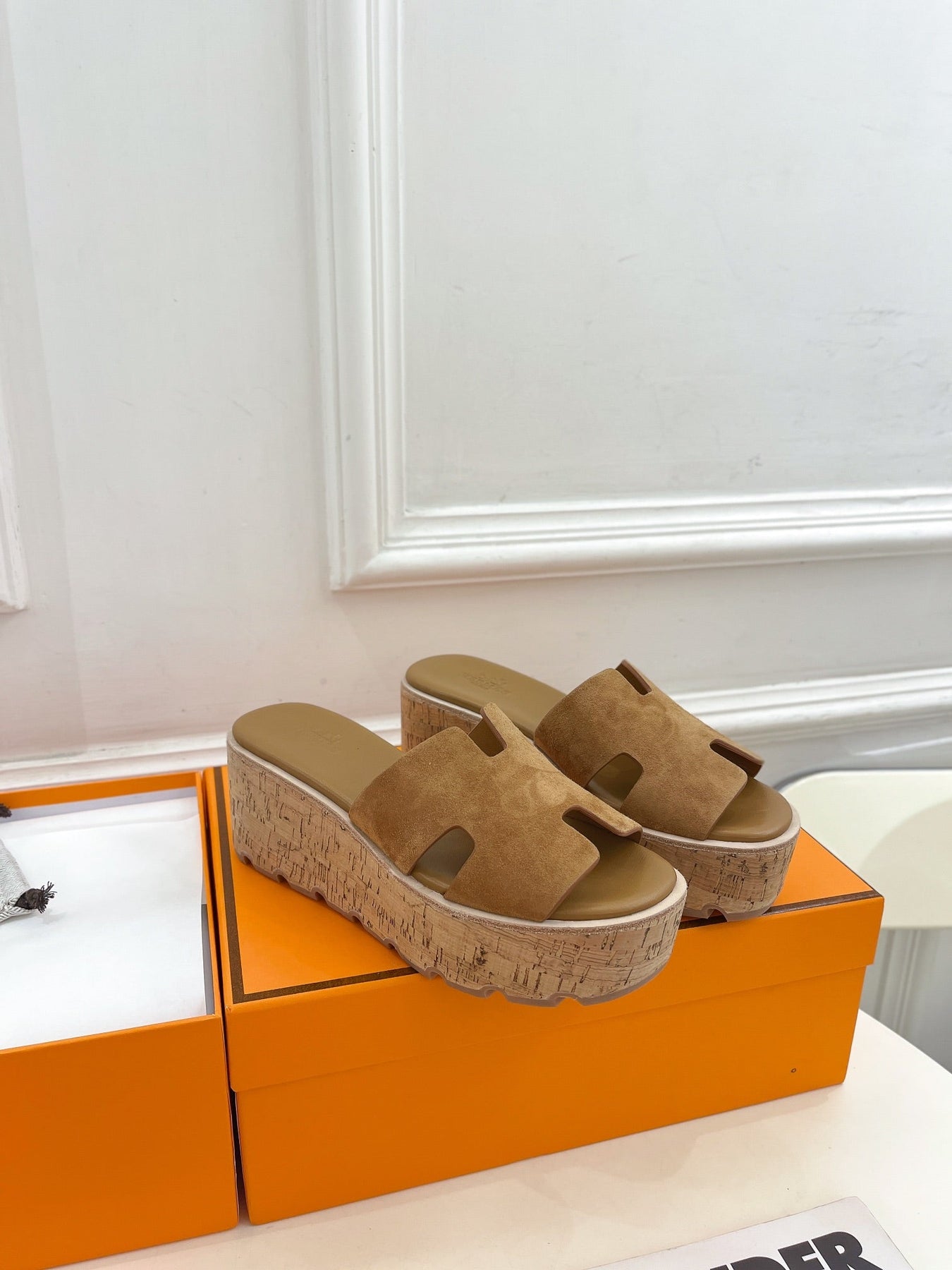 Eze 30 Sandal Brown Suede