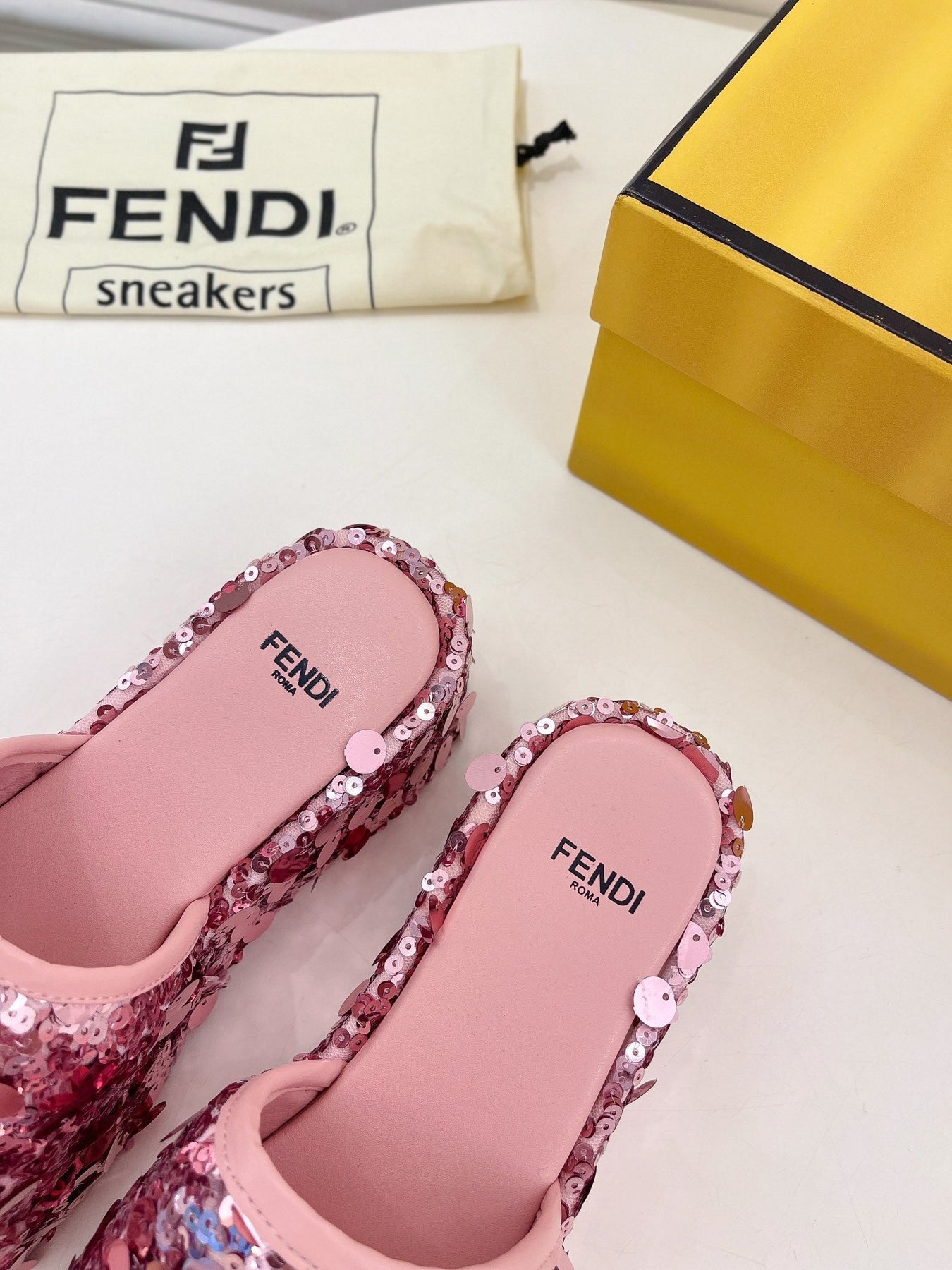 FENDI THICK SOLE 6 CM SEQUIN SLIPPER ROUGH PINK