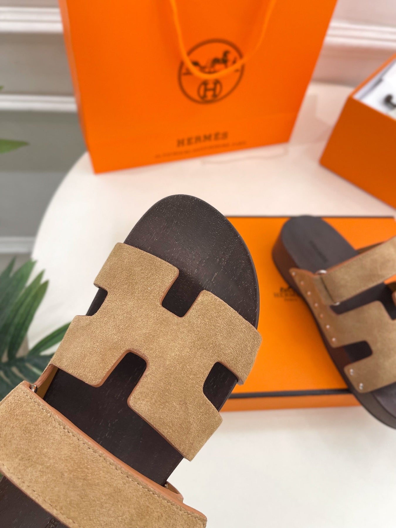 KOS CLOG IN PEANUT BROWN SUEDE