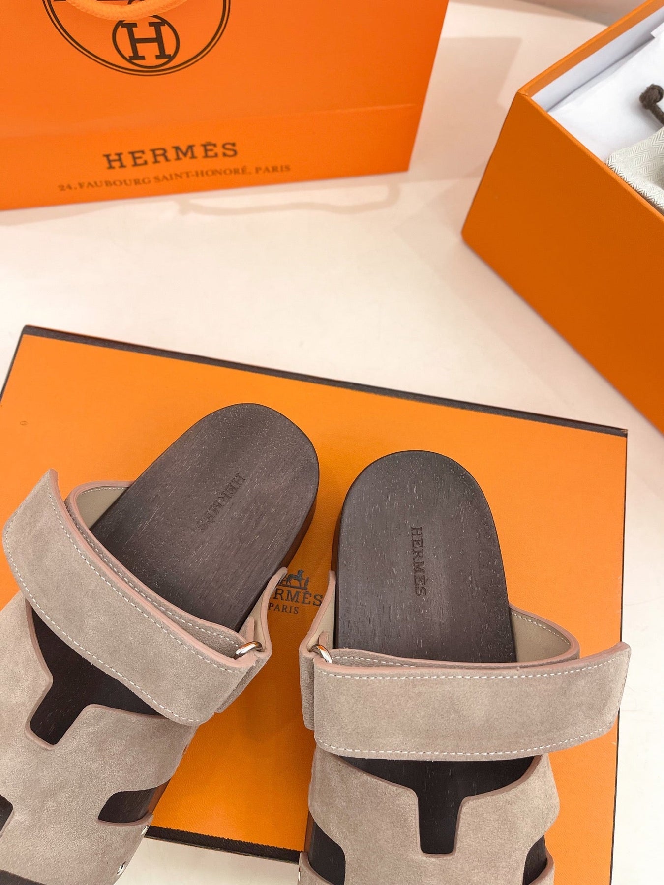 KOS CLOG IN KHAKI BROWN SUEDE