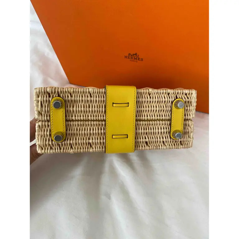 KELLY 20CM JAUNE DE NAPLES SWIFT IN YELLOW LEATHER AND WICKER SILVER HARDWARE
