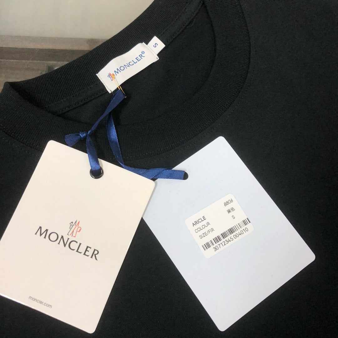 Moncler T-shirt