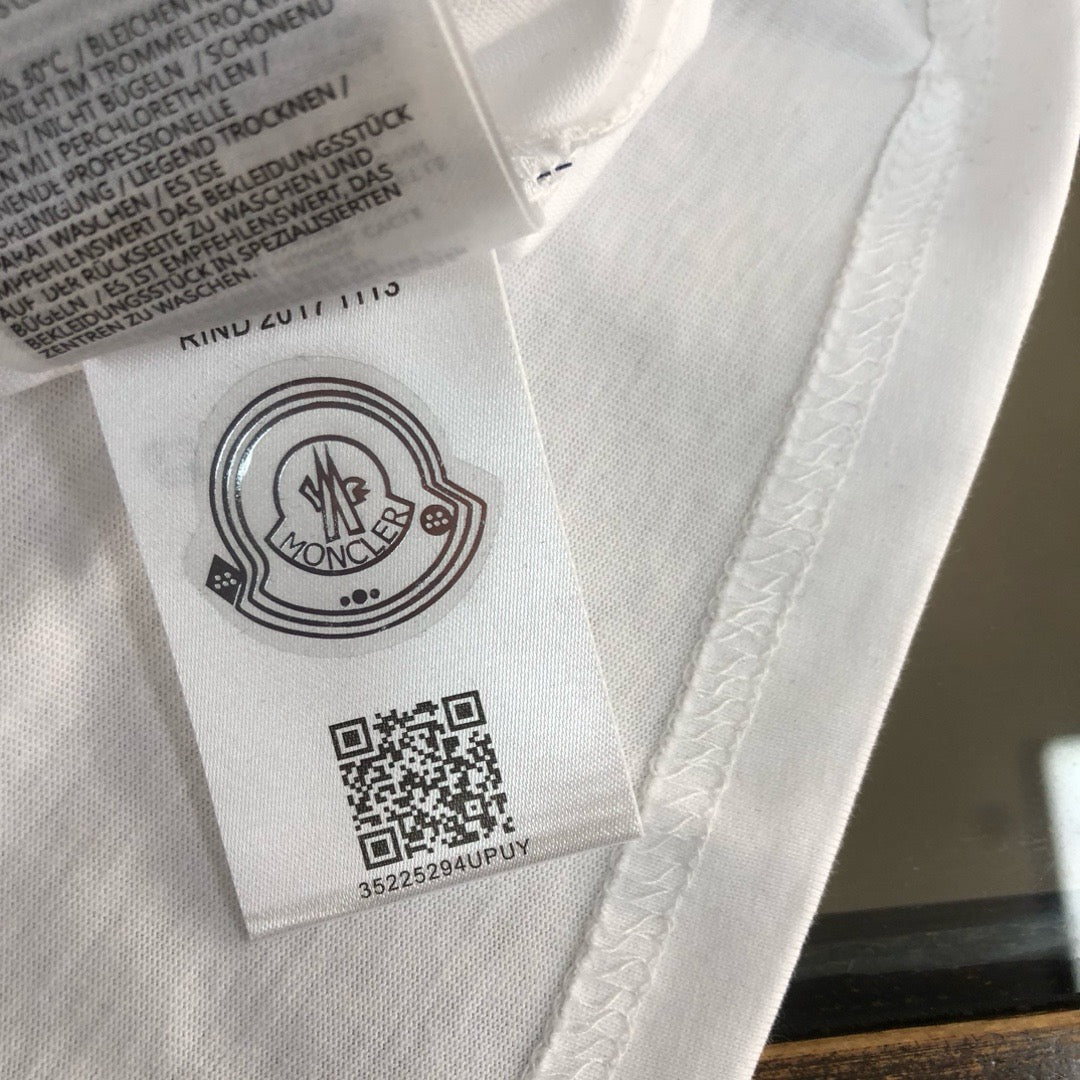 Moncler T-shirt