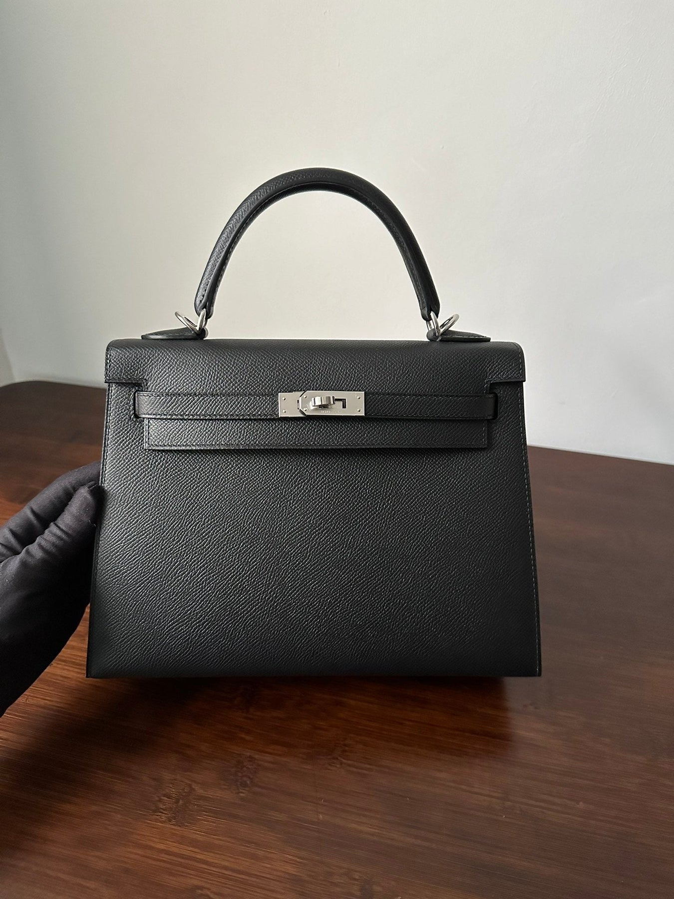 HM KELLY 25CM BLACK EPSOM SILVER HARDWARE