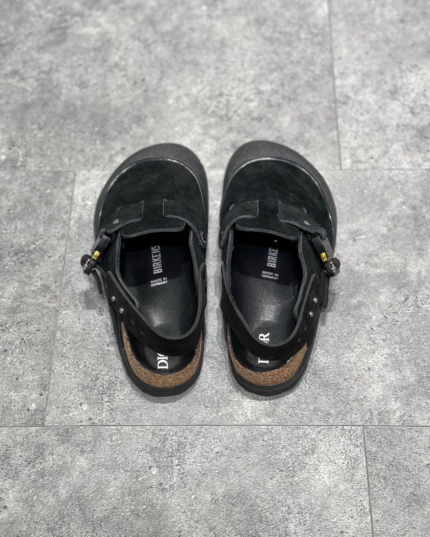 DIO Sandal