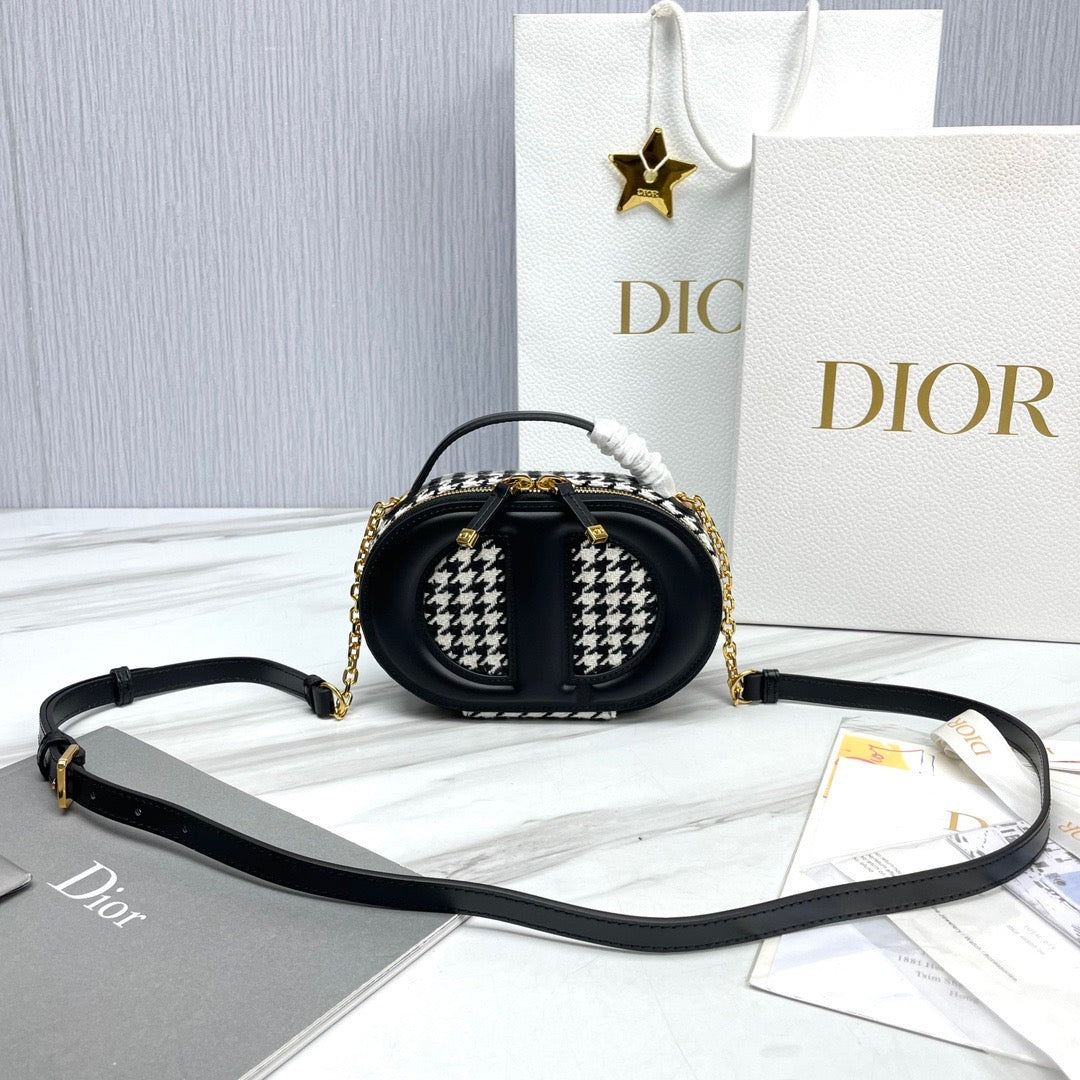DIO Signature Oval Bag (18cm)