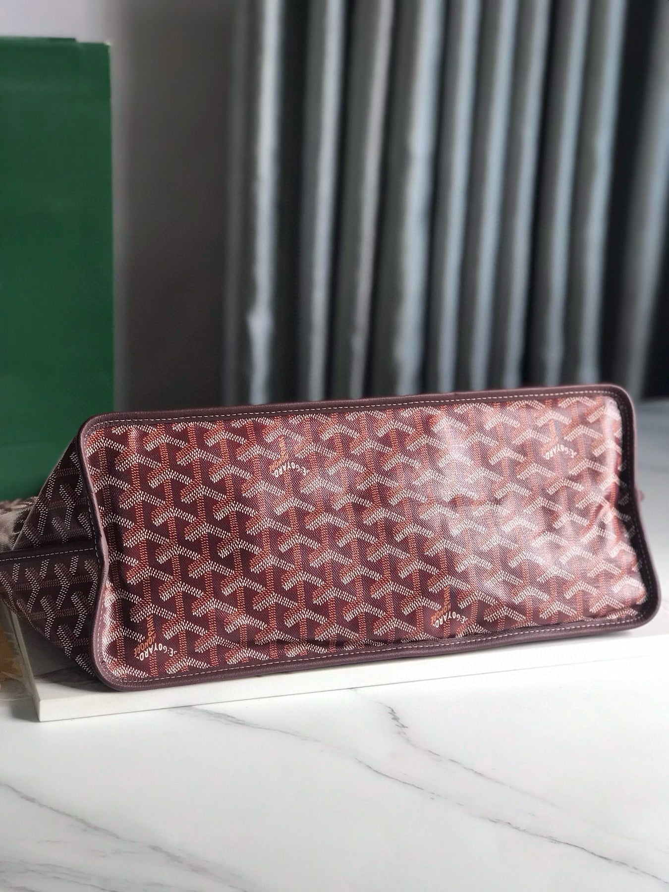 GOY REVERSIBLE ANJOU 34*28*15