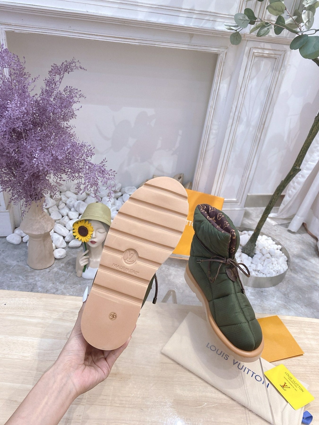PILLOW COMFORT ANKLE BOOTS IN ARMY GREEN NYLON