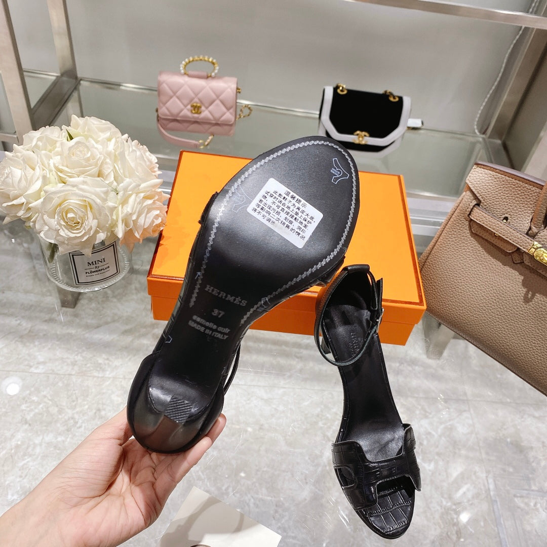 PREMIERE 90 SANDAL IN BLACK CALFSKIN