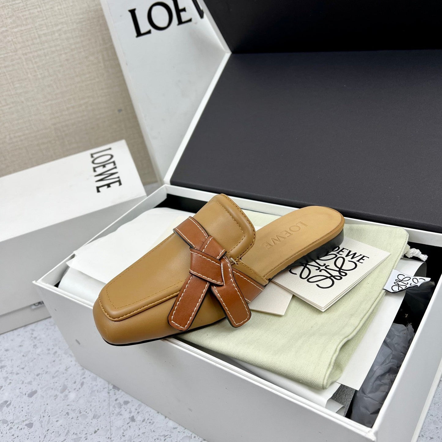 LW GATE BROWN BELTED MULE CAMEL CALFSKIN