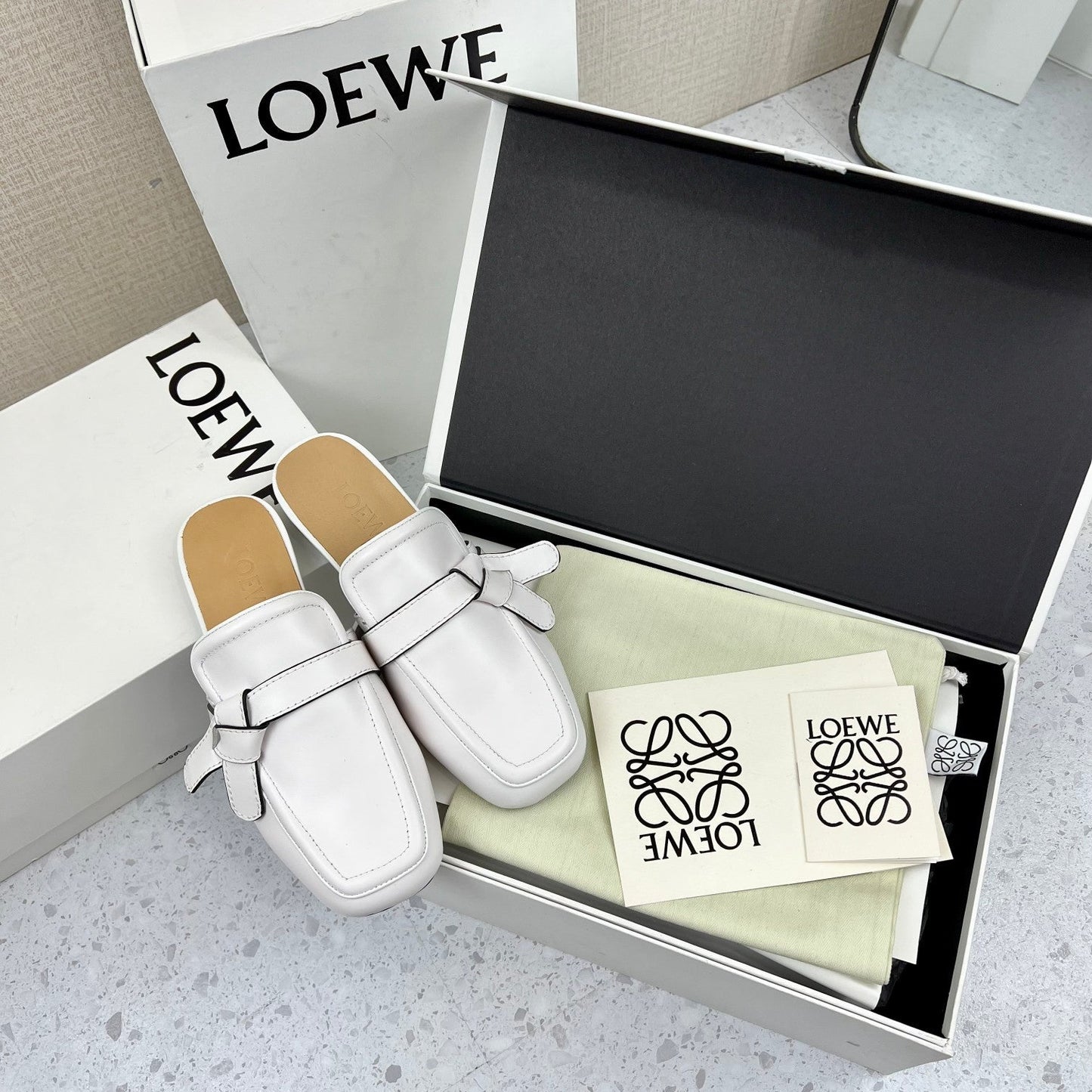 LW GATE BELTED MULE WHITE CALFSKIN