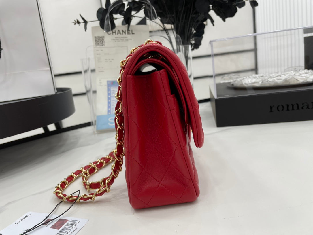 CC 25 CLASSIC SMALL DOUBLE FLAP BAG IN CHERRY RED CALFSKIN WITH STRAP
