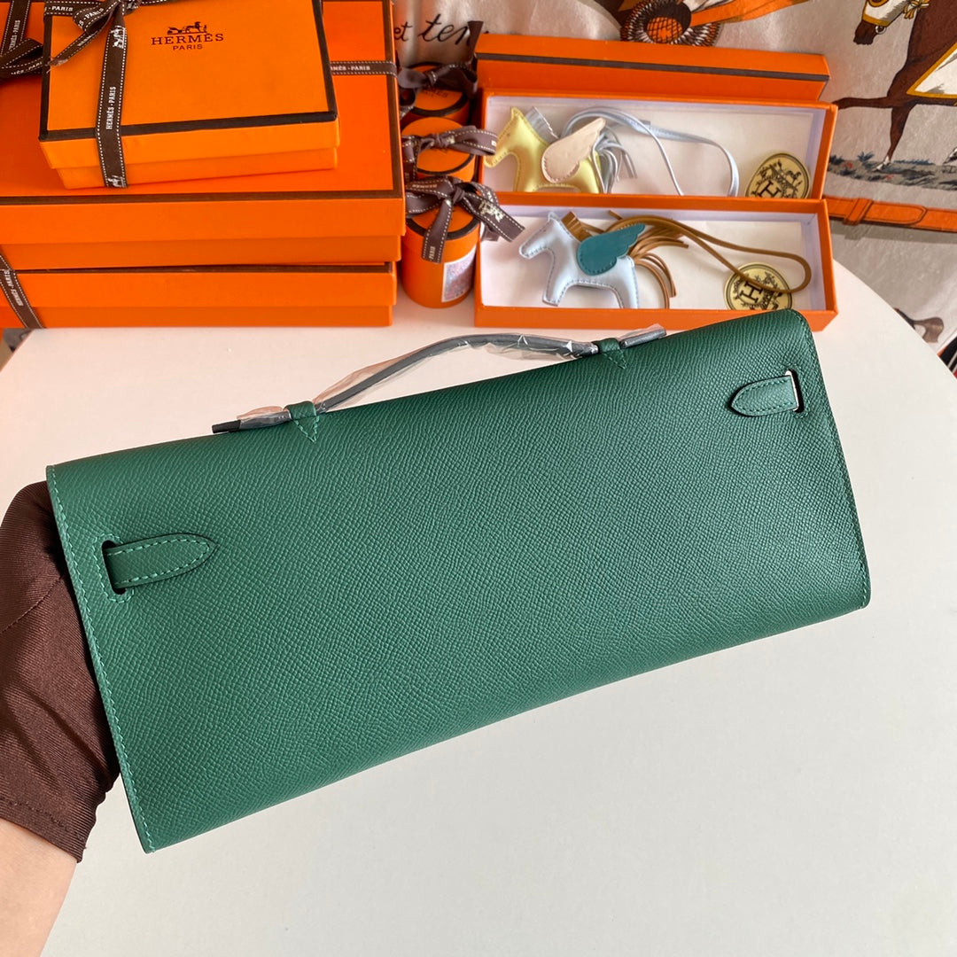 KELLY CUT 31 IN GREEN FOREST CALFSKIN WITH GOLD HARDWARE