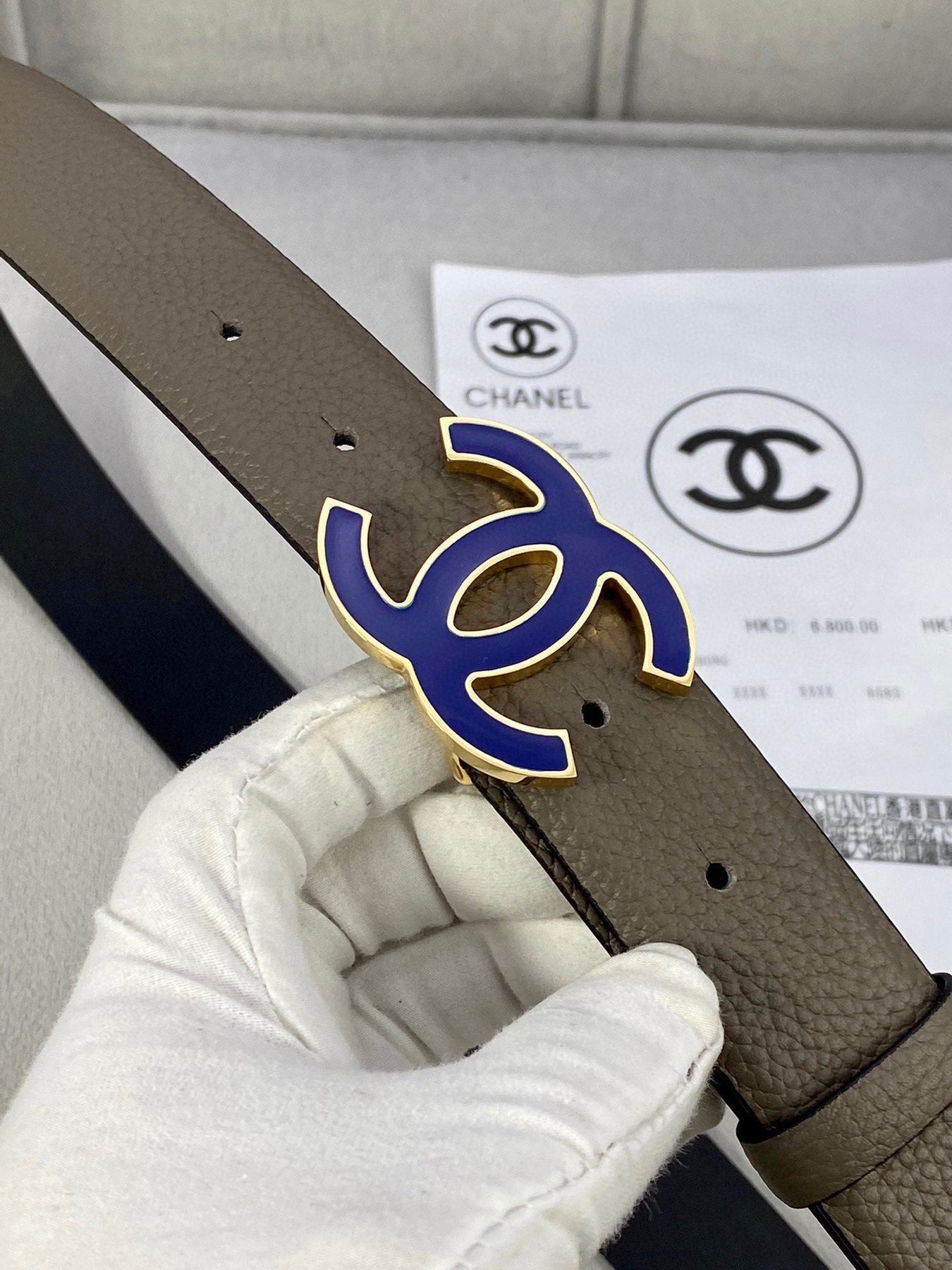 CC 30MM BELT IN MOCHA BROWN GRAINED CALFSKIN WITH NAVY BLUE LOGO