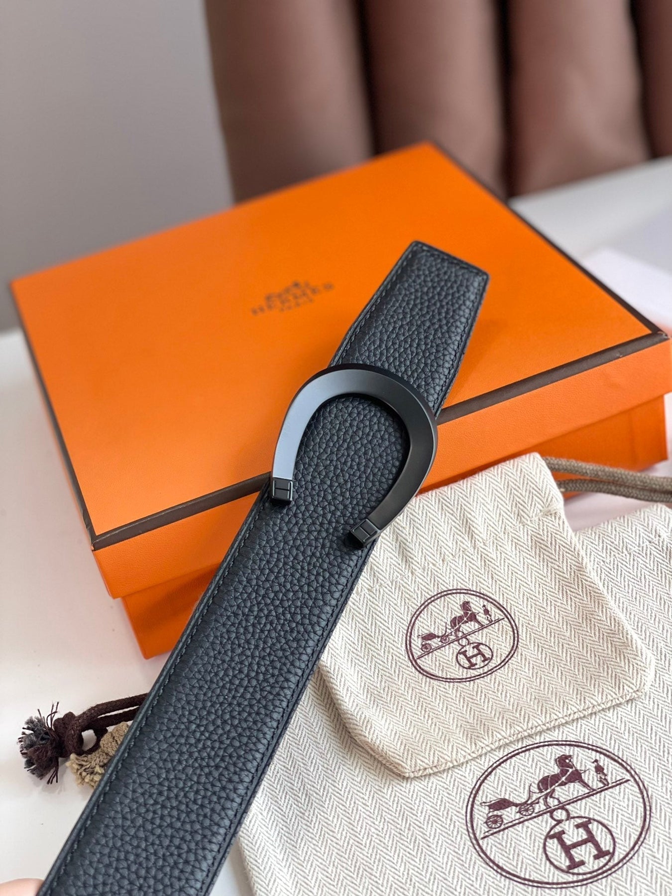 HM LUCK BELT BUCKLE & REVERSIBLE BLACK LEATHER STRAP 38MM