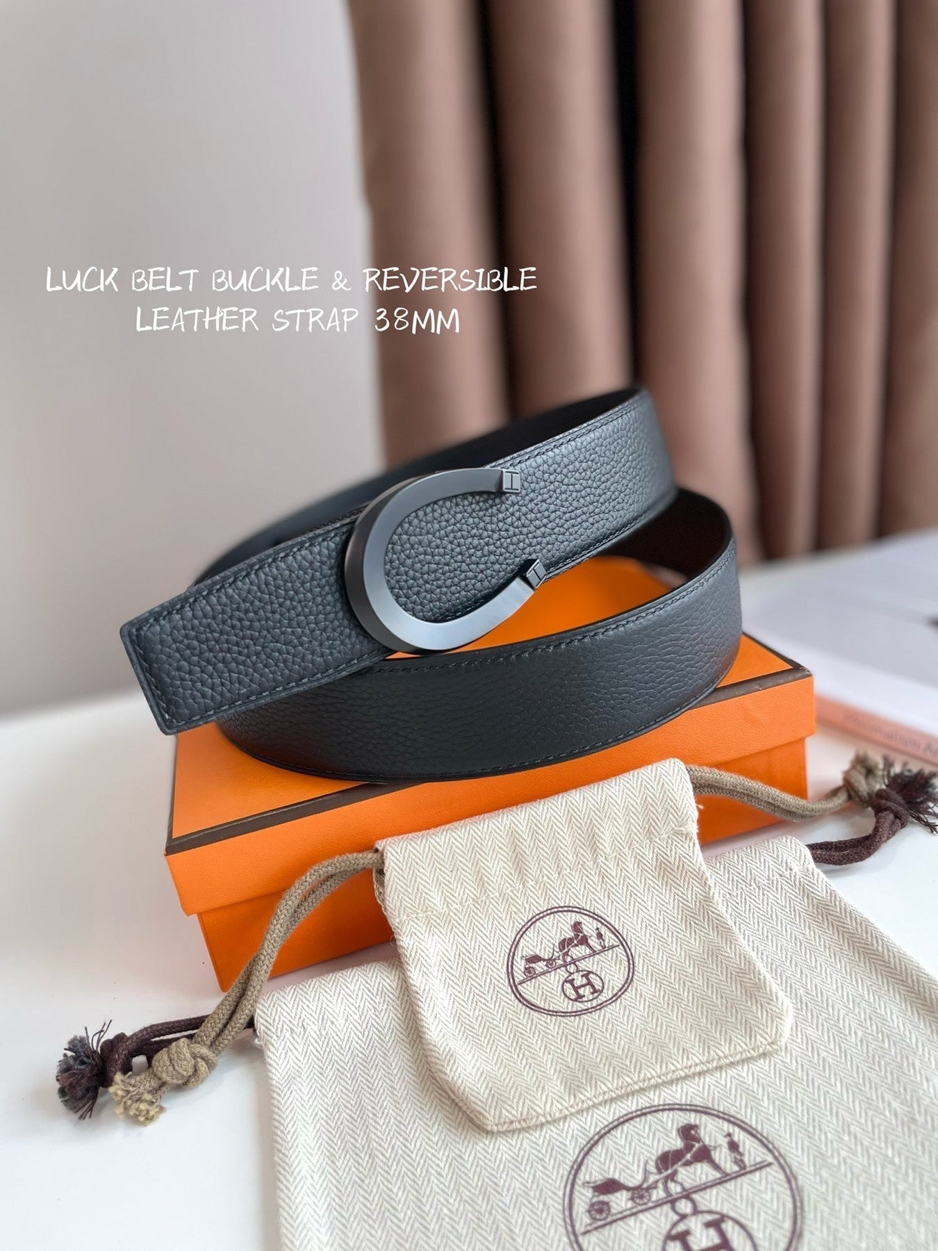 HM LUCK BELT BUCKLE & REVERSIBLE BLACK LEATHER STRAP 38MM