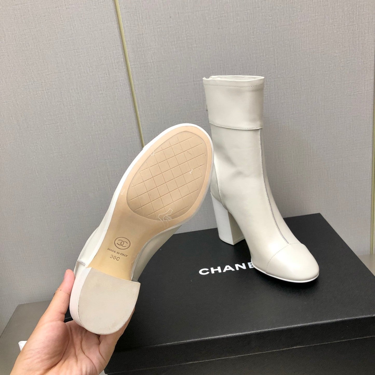 HIGH HEEL ANKLE BOOTS IN WHITE CALFSKIN