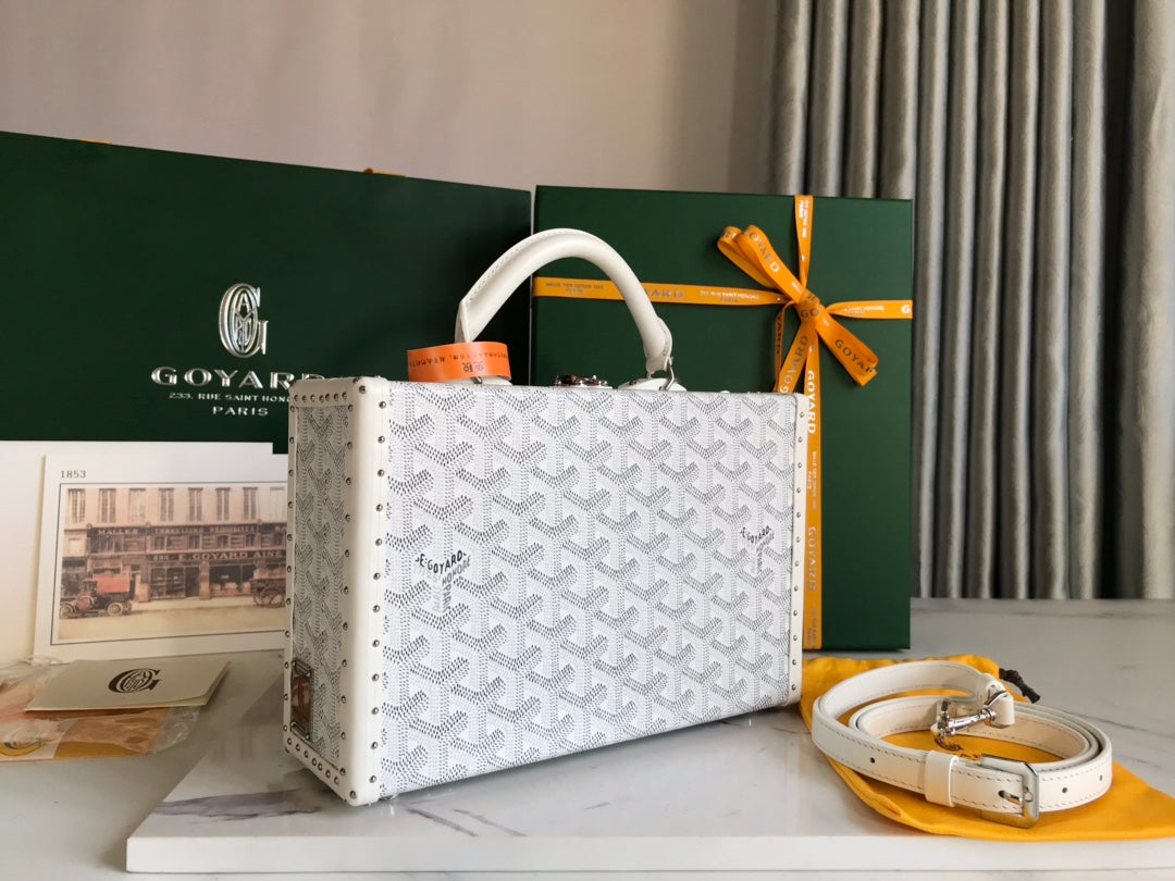 GRAND HÔTEL TRUNK BAG 24 IN WHITE GOYARDINE CANVAS AND CALFSKIN