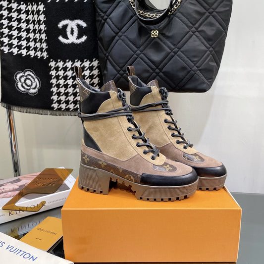 LAUREATE PLATFORM BOOTS IN CAMEL BROWN SUEDE AND CALFSKIN