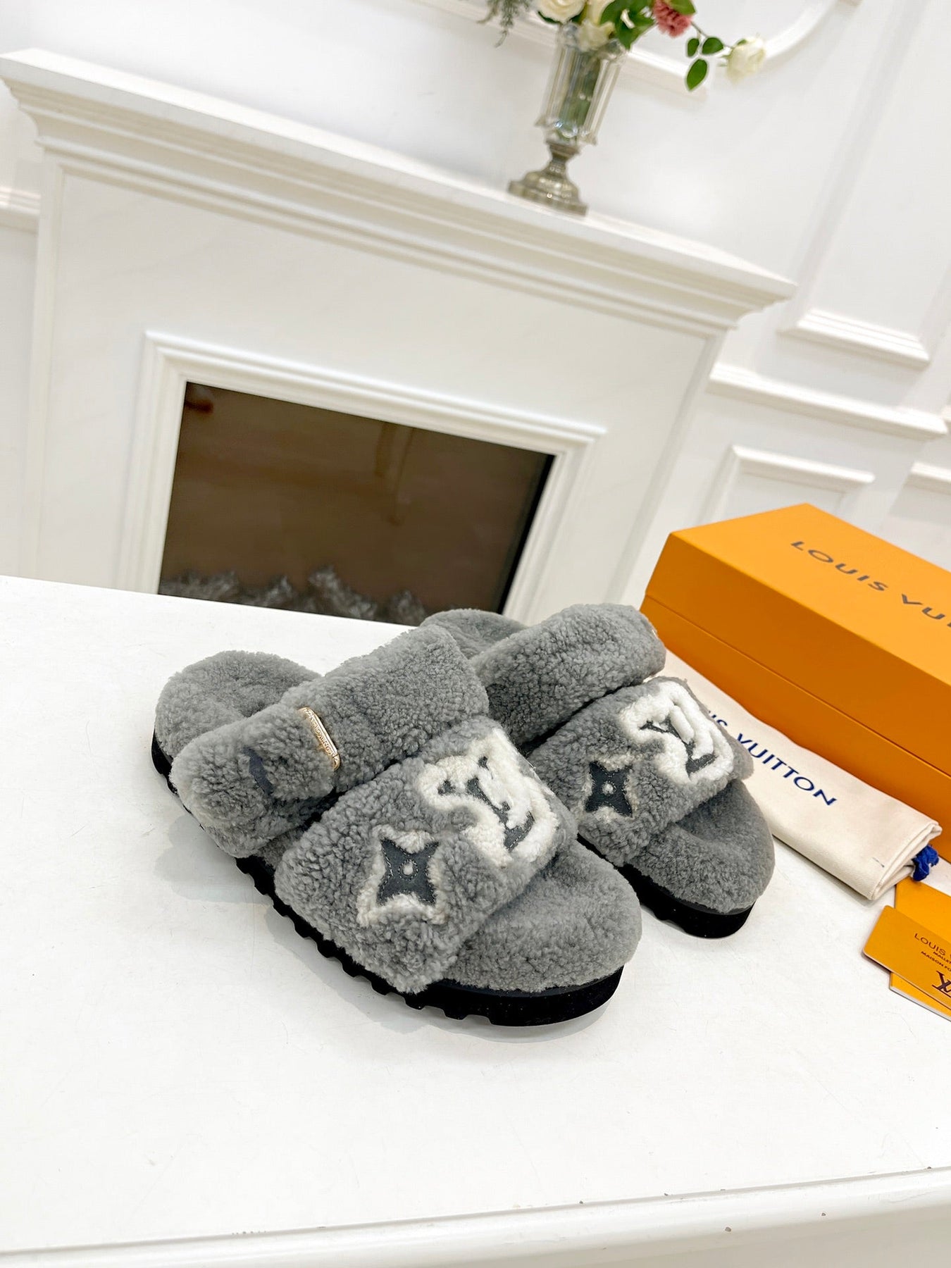 DAD SANDAL MULE IN SHADOW GRAY MIX WHITE FLEECE