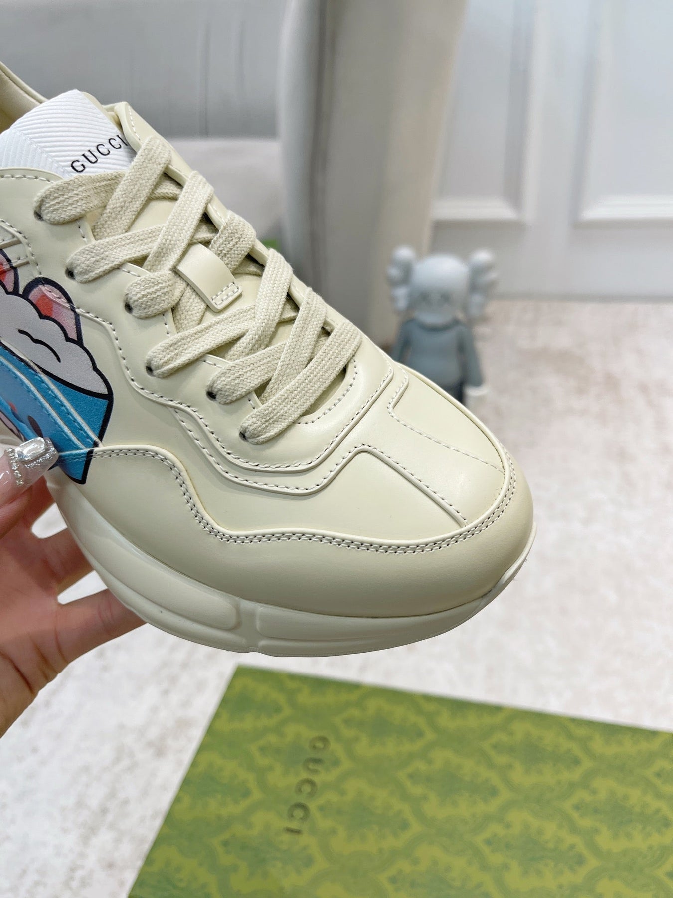 GG RHYTON TRAINER WHITE LAMBSKIN WITH CAT ICON