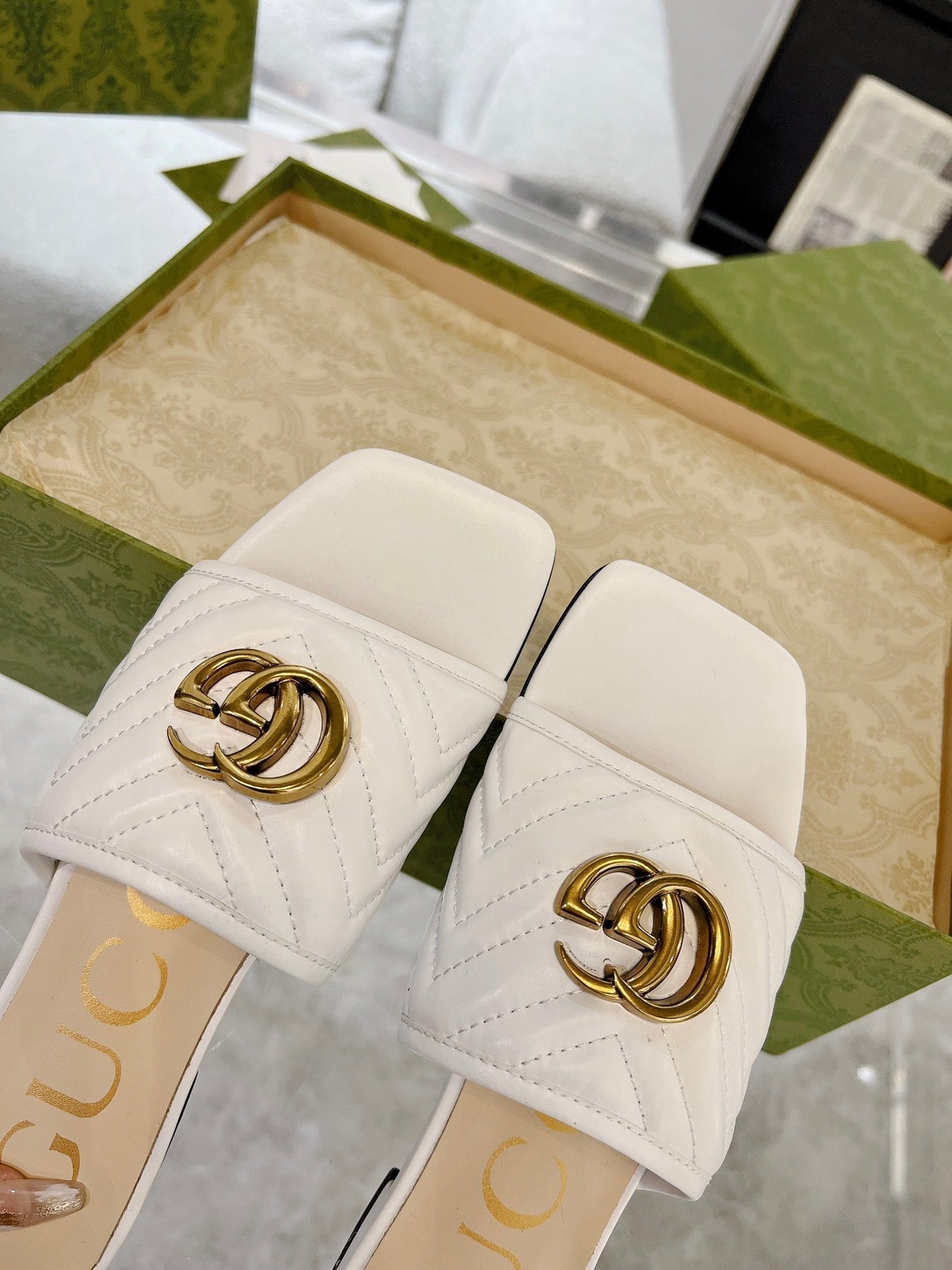 GG EXCLUSIVE SLIDE SANDAL CREAMY WHITE CALFSKIN
