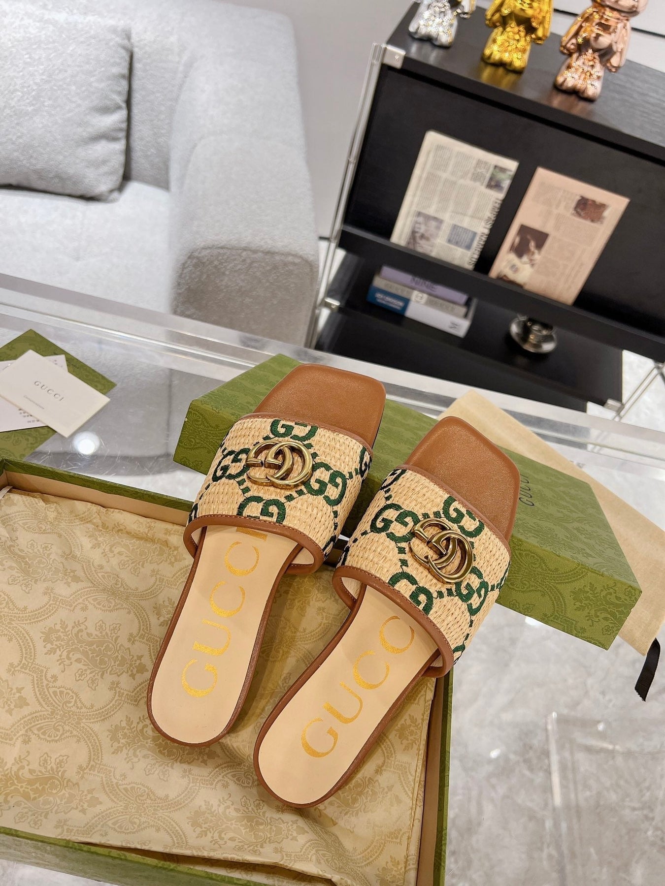 GG EXCLUSIVE SLIDE SANDAL CARAMEL SEDGE