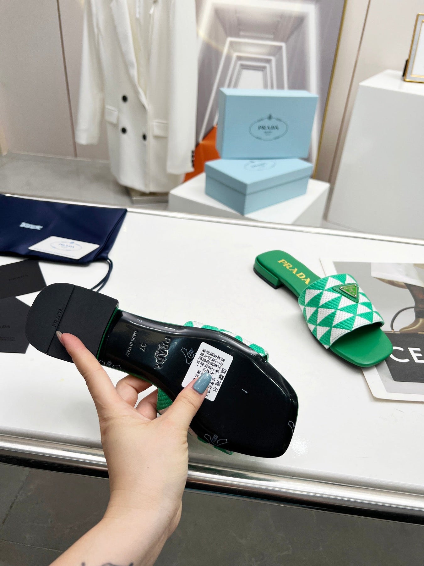 PRA EMBROIDERED SLIDES FLAT GREEN FABRIC