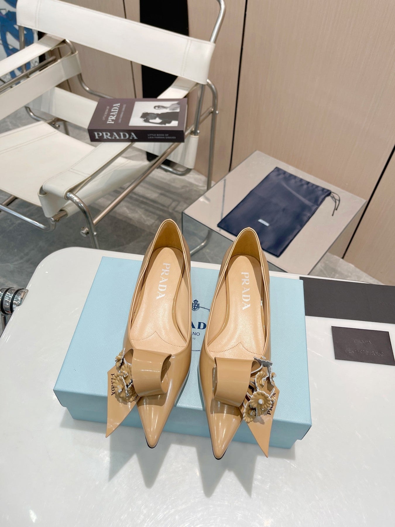 BALLET FLATS POINTED TOE IN TORTILLA BROWN SHINY CALFSKIN ATTACHED FLOWERS