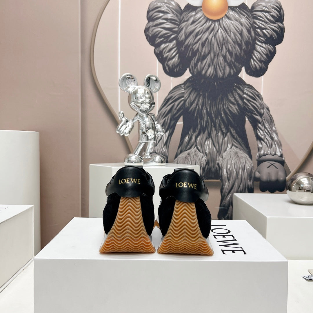 FLOW RUNNER SNEAKER IN BLACK SUEDE AND SHEEPSKIN