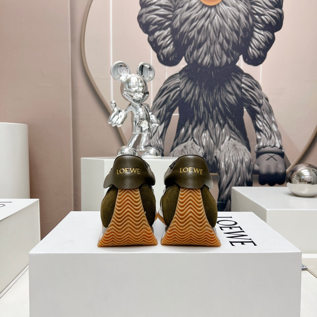 FLOW RUNNER SNEAKER IN ARMY GREEN SUEDE AND SHEEPSKIN