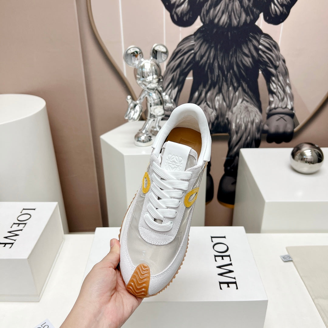 FLOW RUNNER SNEAKER IN PALE GRAY SUEDE AND SHEEPSKIN