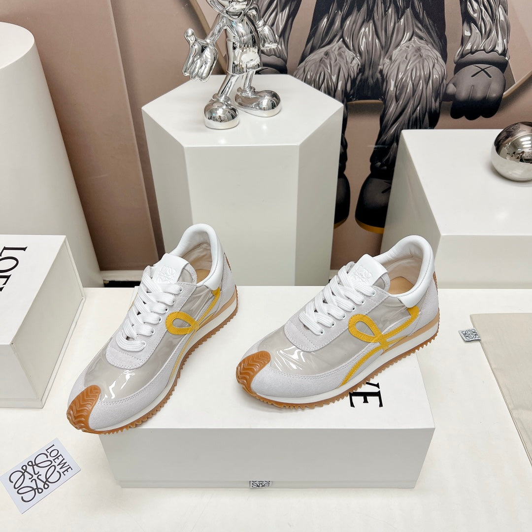 FLOW RUNNER SNEAKER IN PALE GRAY SUEDE AND SHEEPSKIN