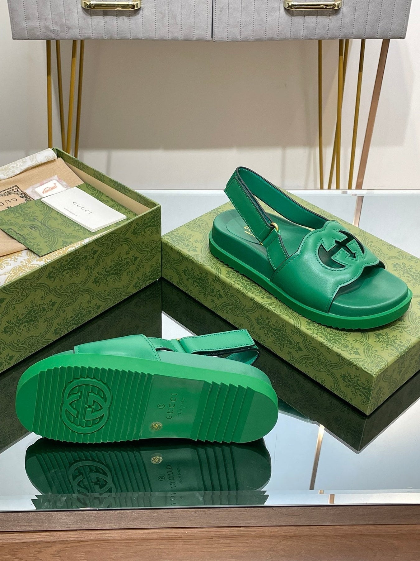 GG INTERLOCKING G CUT OUT SANDAL JADE GREEN LAMBSKIN