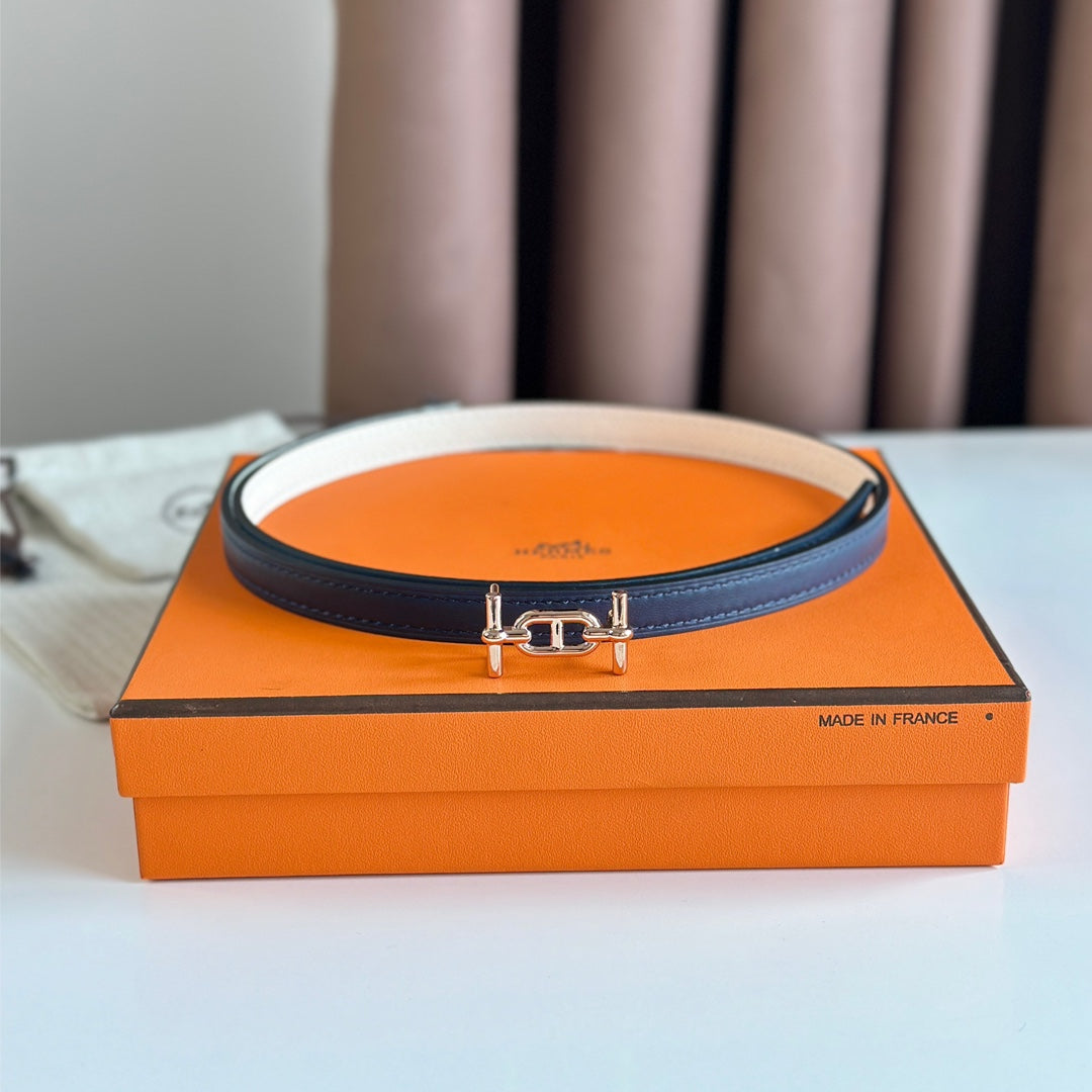 HM ANCRE BUCKLE & REVERSIBLE WHITE AND NAVY BLUE LEATHER STRAP 13MM GOLD HARDWARE