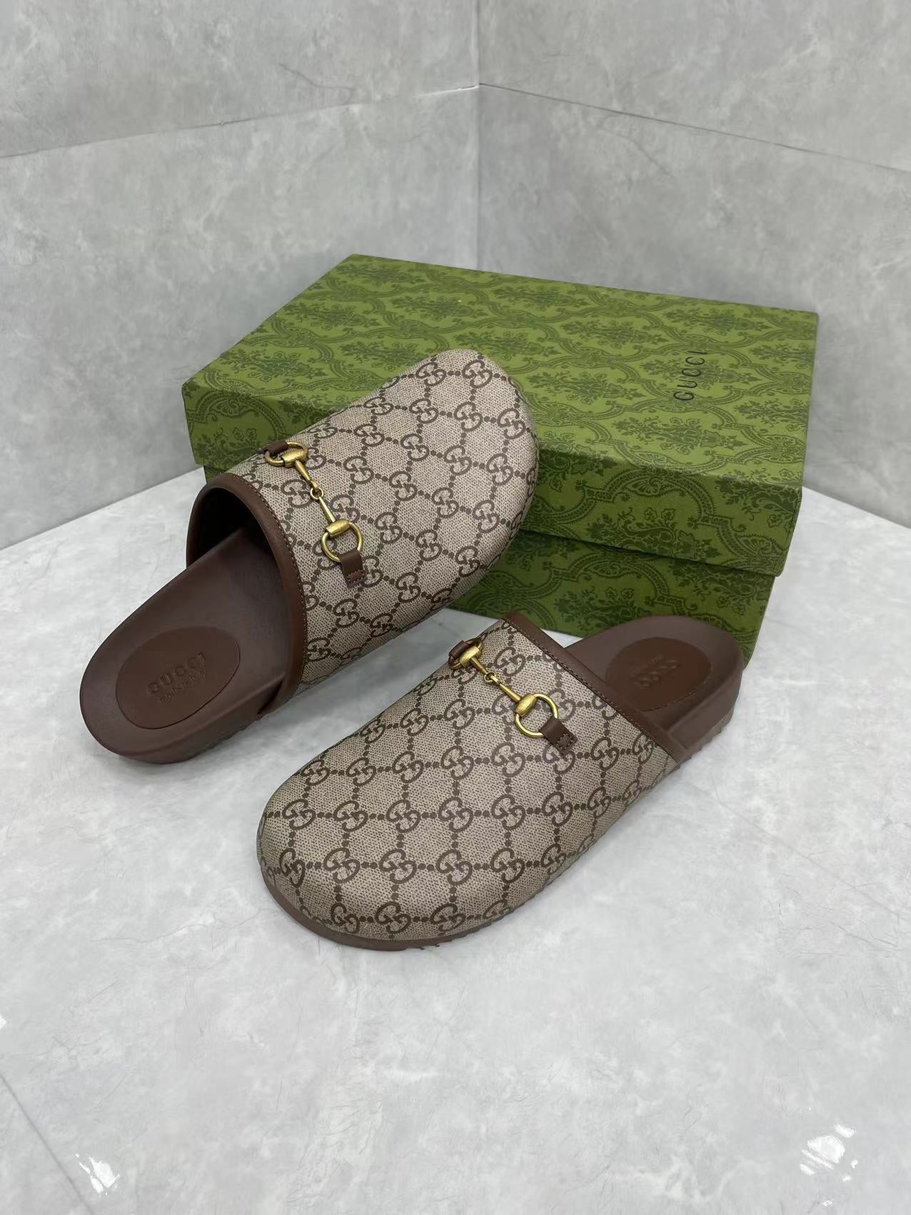 MULE WITH GOLD HORSEBIT IN BEIGE AND EBONY MONOGRAM CANVAS