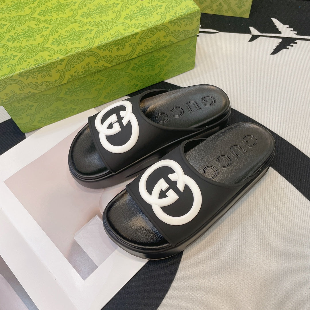 INTERLOCKING G SLIDE SANDAL IN BLACK IMPORTED TPU