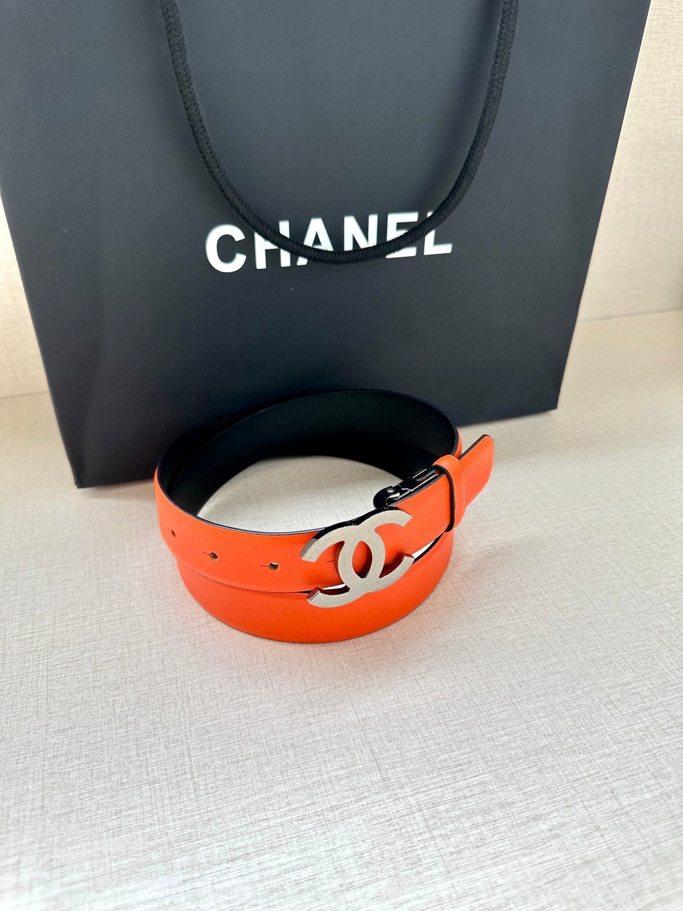 CC 30MM BELT IN FIRE ORANGE AND BLACK CALFSKIN WITH SILVER HARDWARE