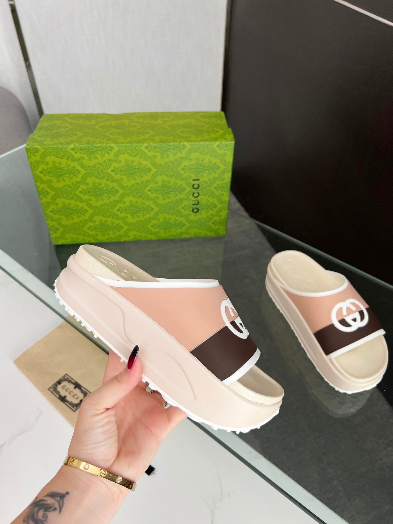 INTERLOCKING G SLIDE SANDAL IN WHITE CREAM MIX COLORFUL IMPORTED TPU