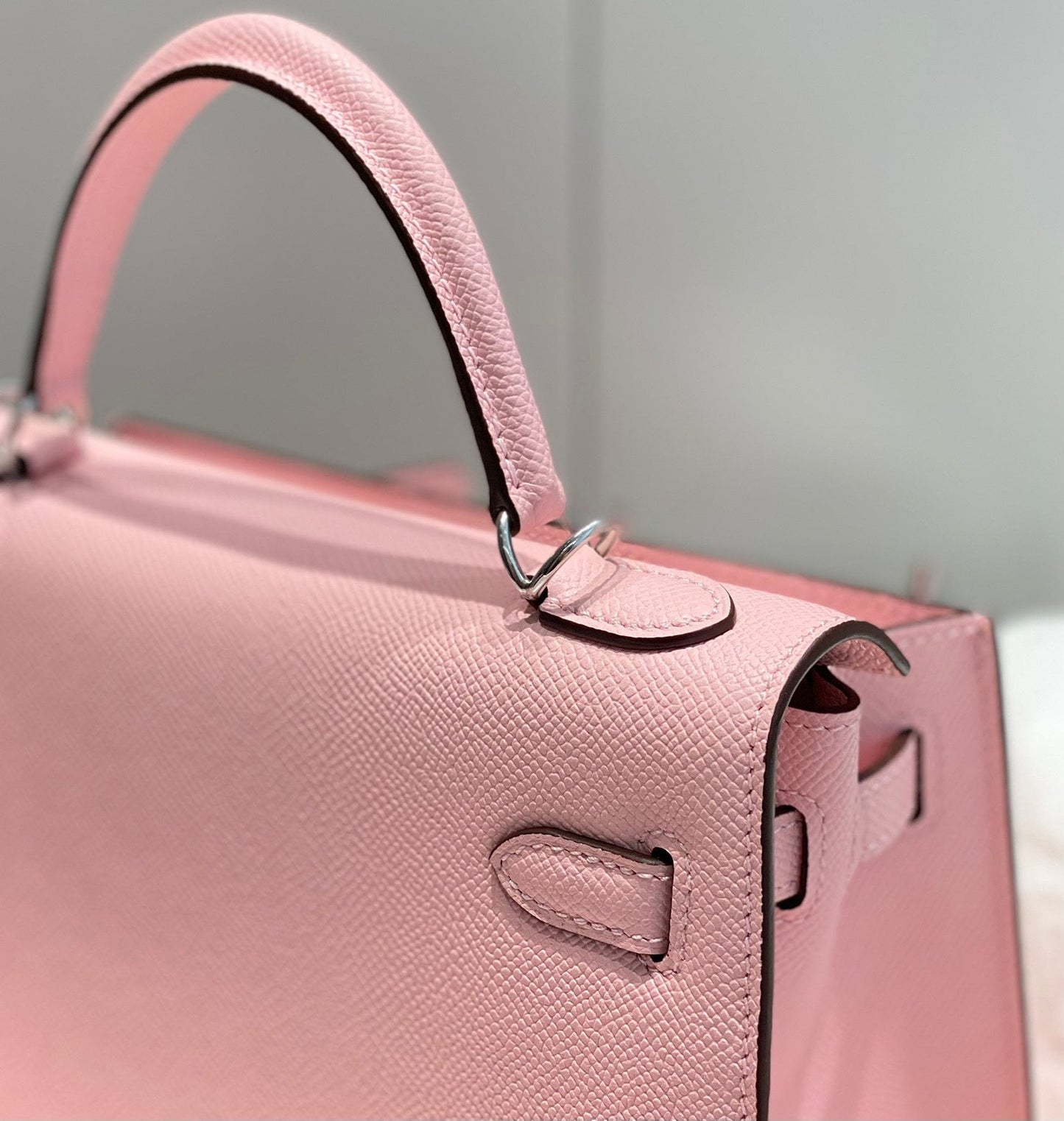 KELLY 28CM IN ROSE SAKURA SWIFT CALFSKIN SILVER HARDWARE