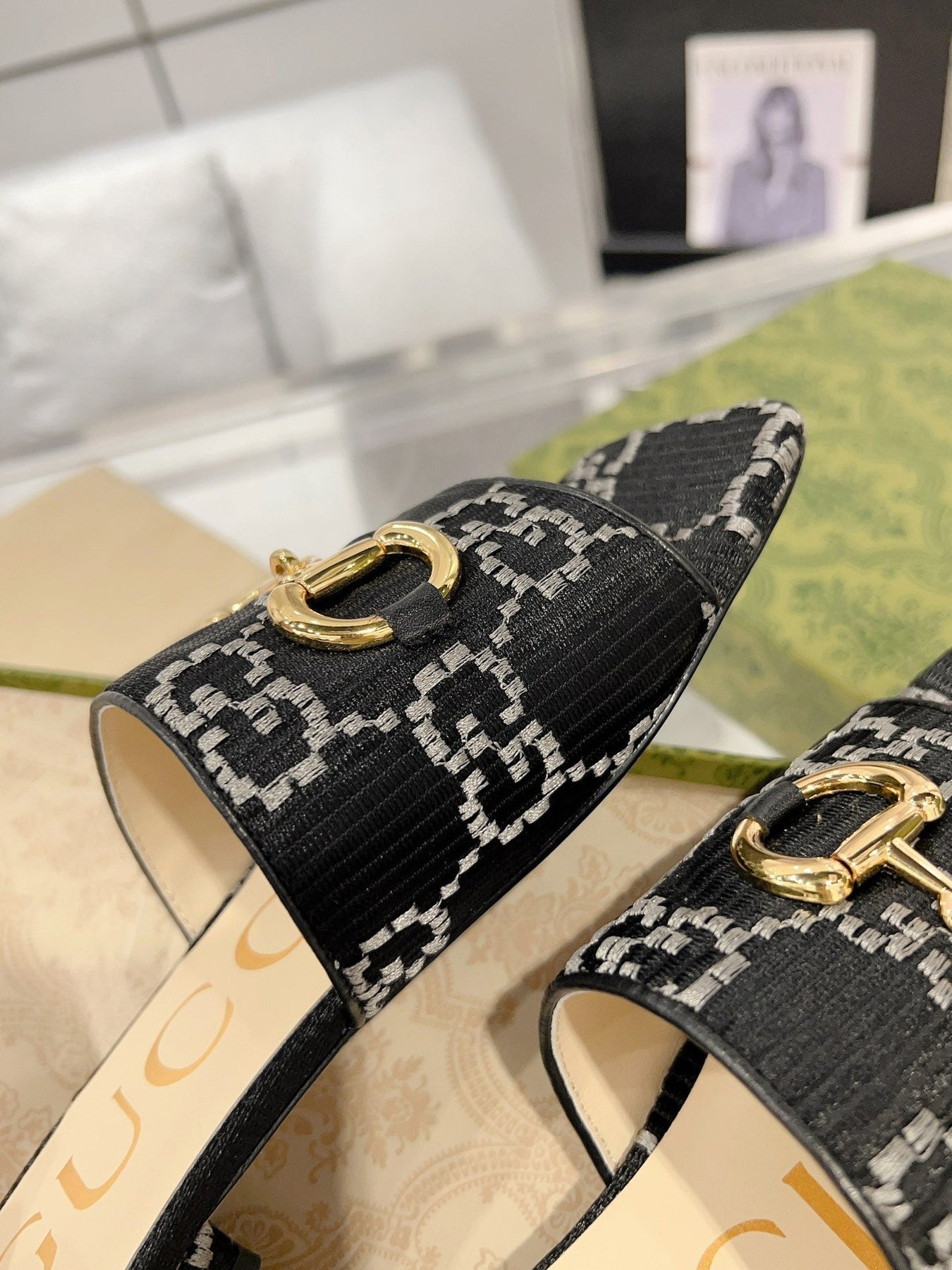 GG CHUNKY SLIDE SANDAL BLACK CALFSKIN