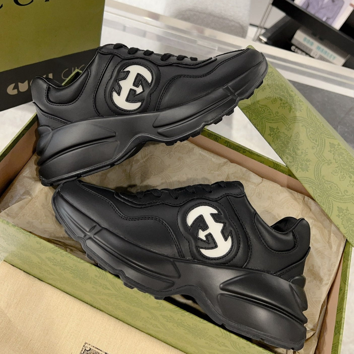 GG Rhyton Trainer Leather Black