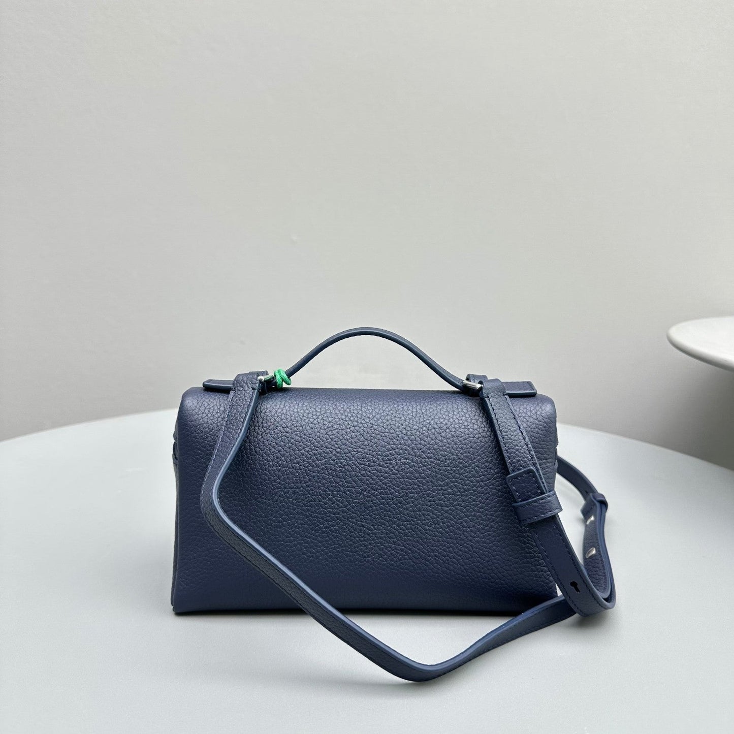 Extra Pocket L19 Navy Cowhide Shw