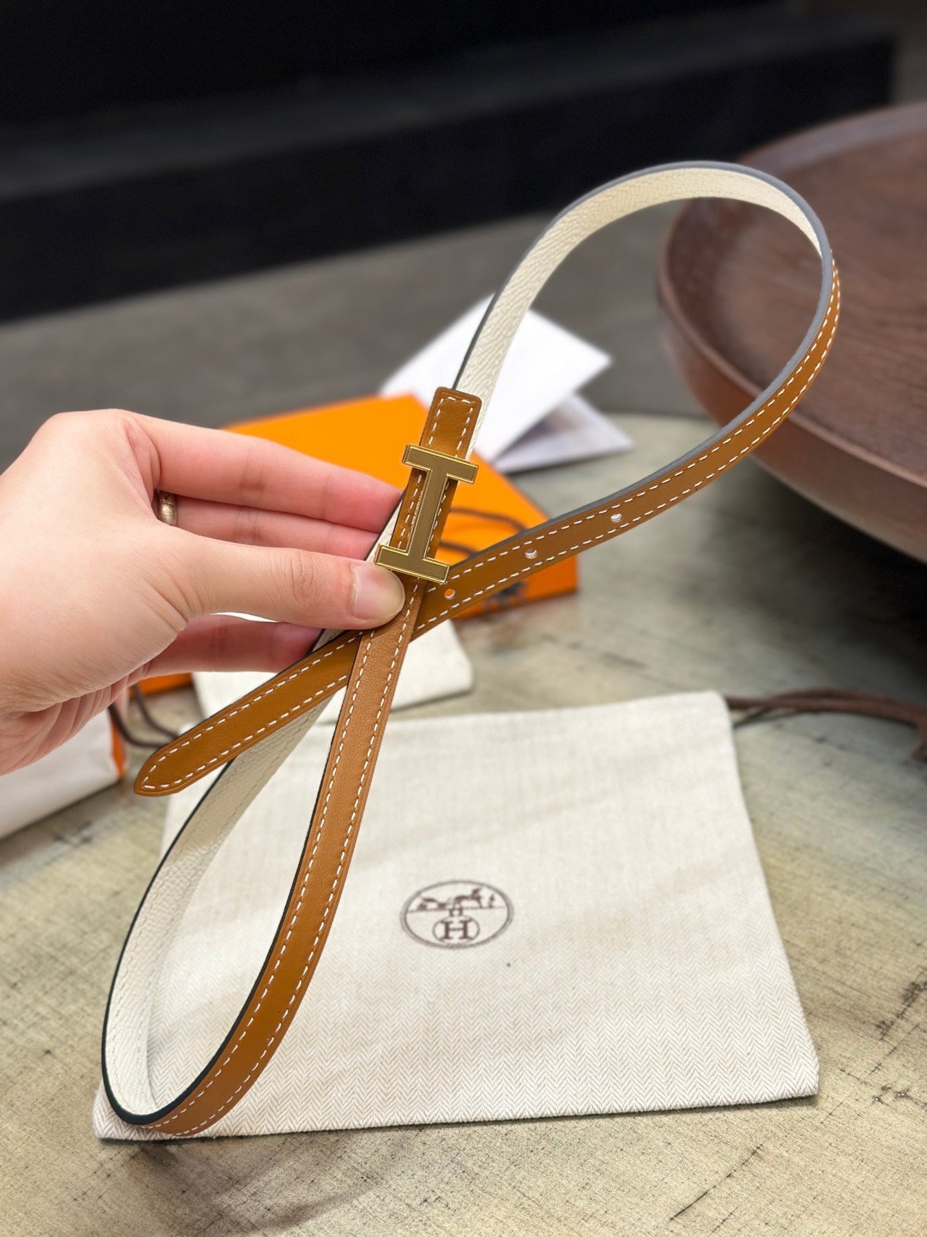 HM FOCUS BUCKLE & REVERSIBLE BRONZE BROWN AND WHITE LEATHER STRAP 13MM GOLD HARDWARE