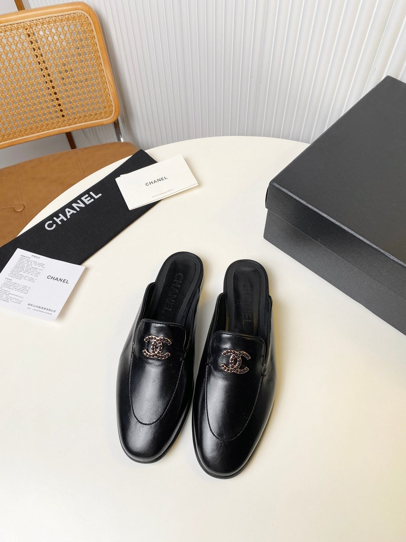 FLAT MULE IN BLACK LAMBSKIN 983818