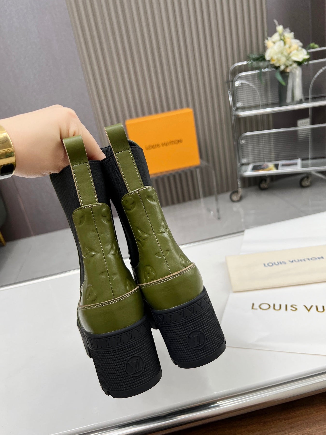 LV WOMEN SHORT BOOT IN DARK OLIVE GREEN CALFSKIN