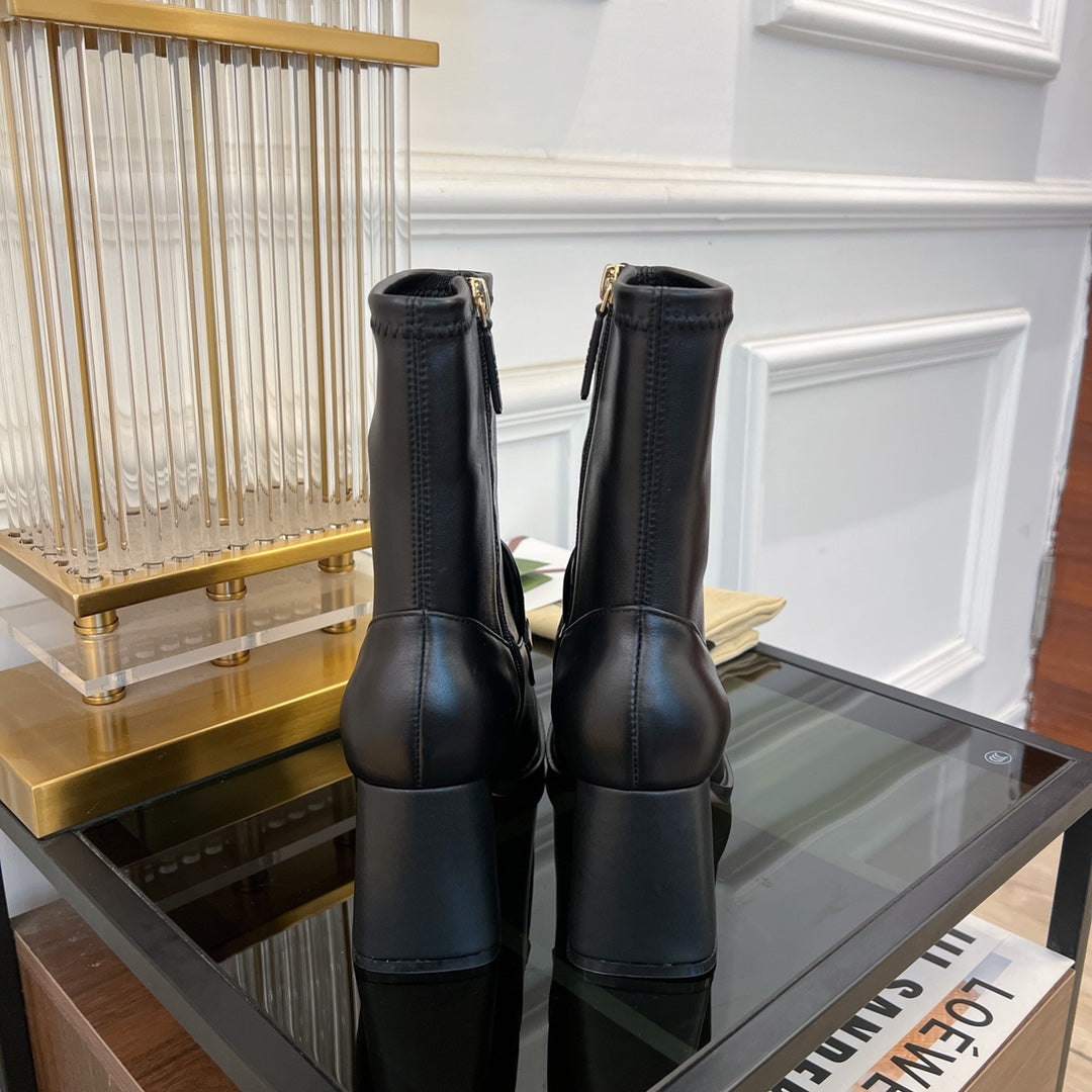 GG HORSEBIT ANKLE BOOTS IN BLACK SHEEPSKIN