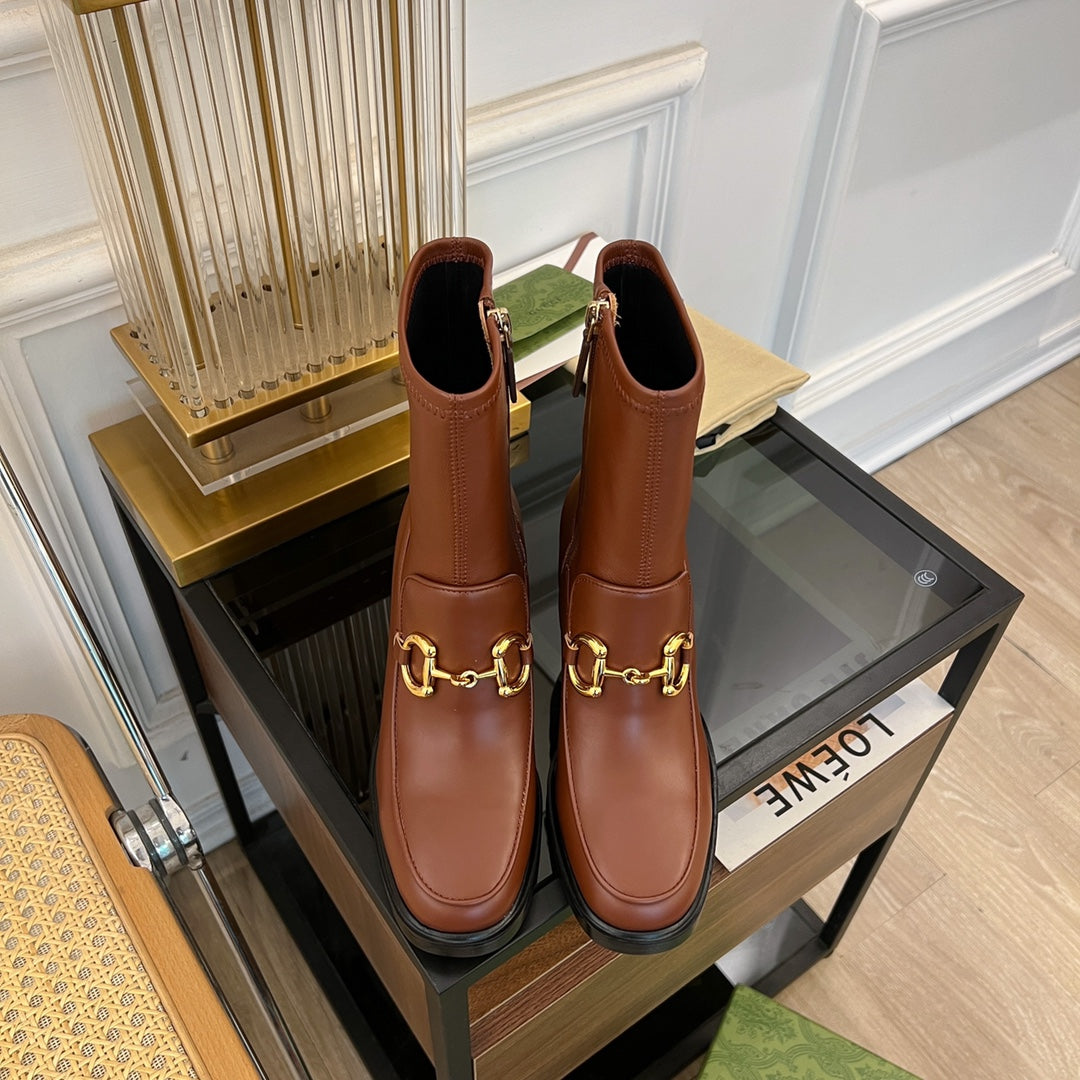 GG HORSEBIT ANKLE BOOTS IN RED BROWN SHEEPSKIN