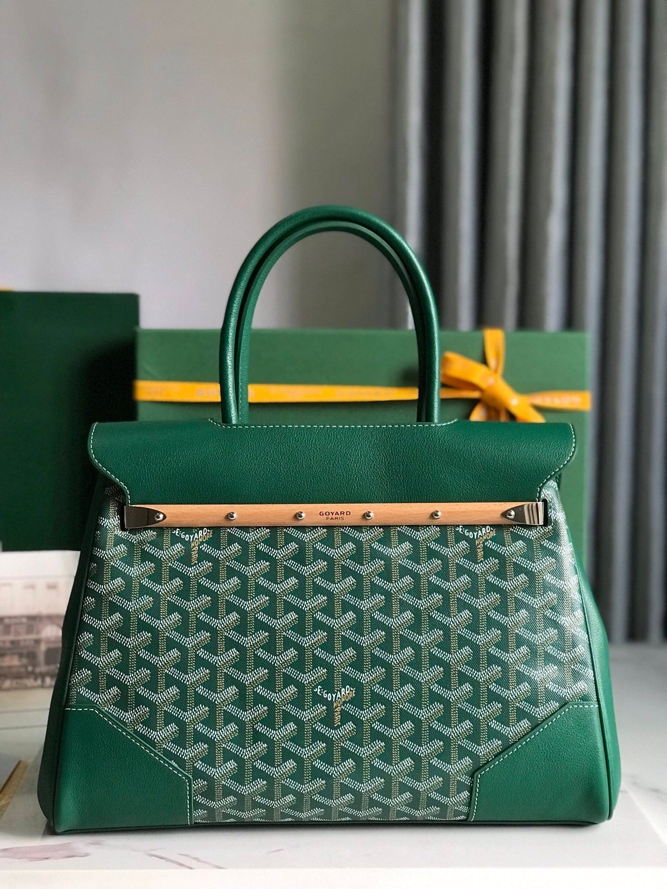 SAIGON SOUPLE BAG 34 IN GREEN GOYARDINE CANVAS AND CALFSKIN