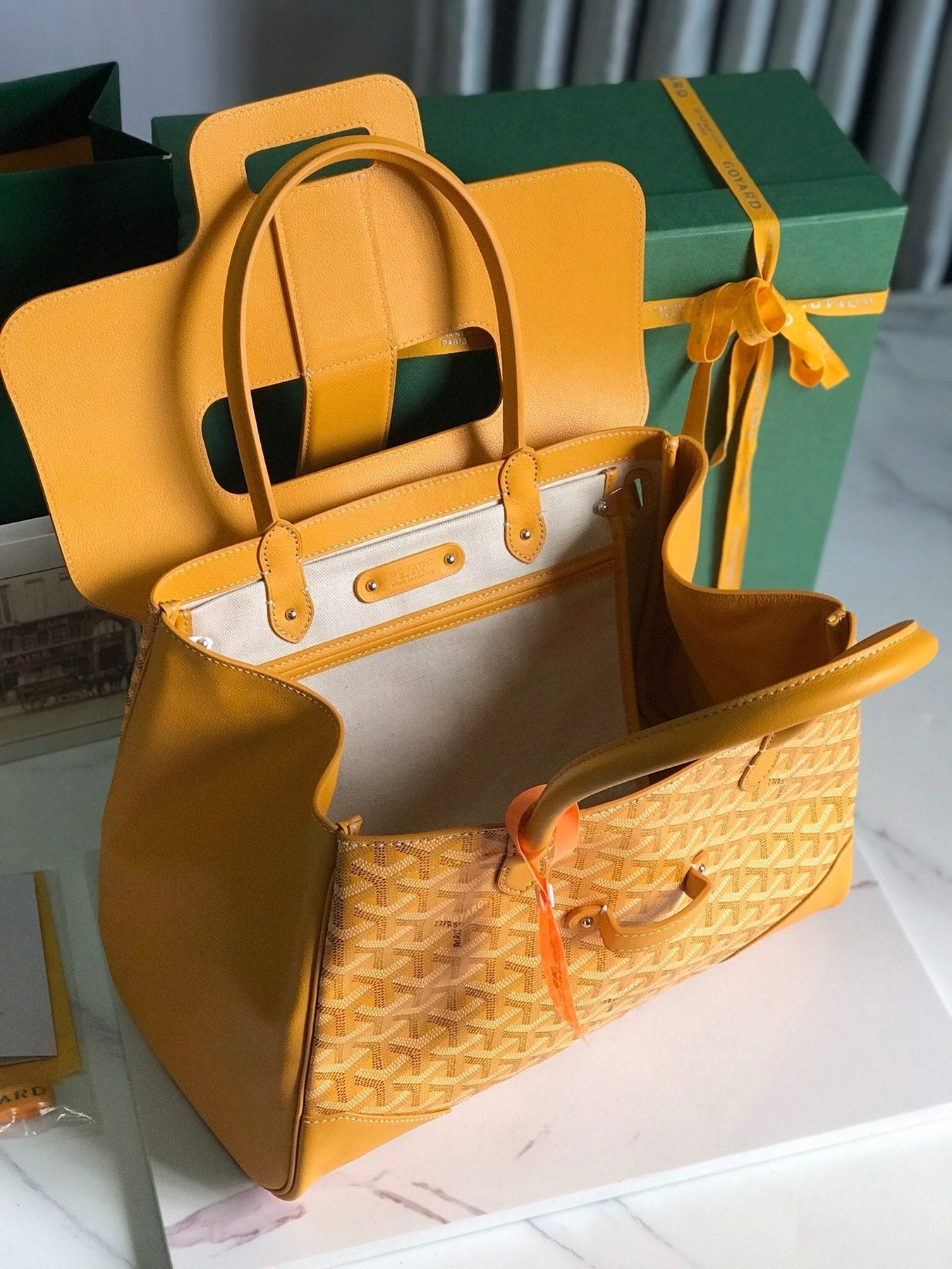 SAIGON SOUPLE BAG 34 IN YELLOW GOYARDINE CANVAS AND CALFSKIN